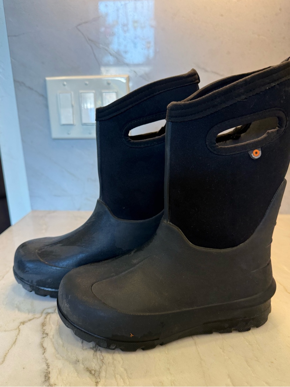 Bogs youth size 3. Excellent condition.